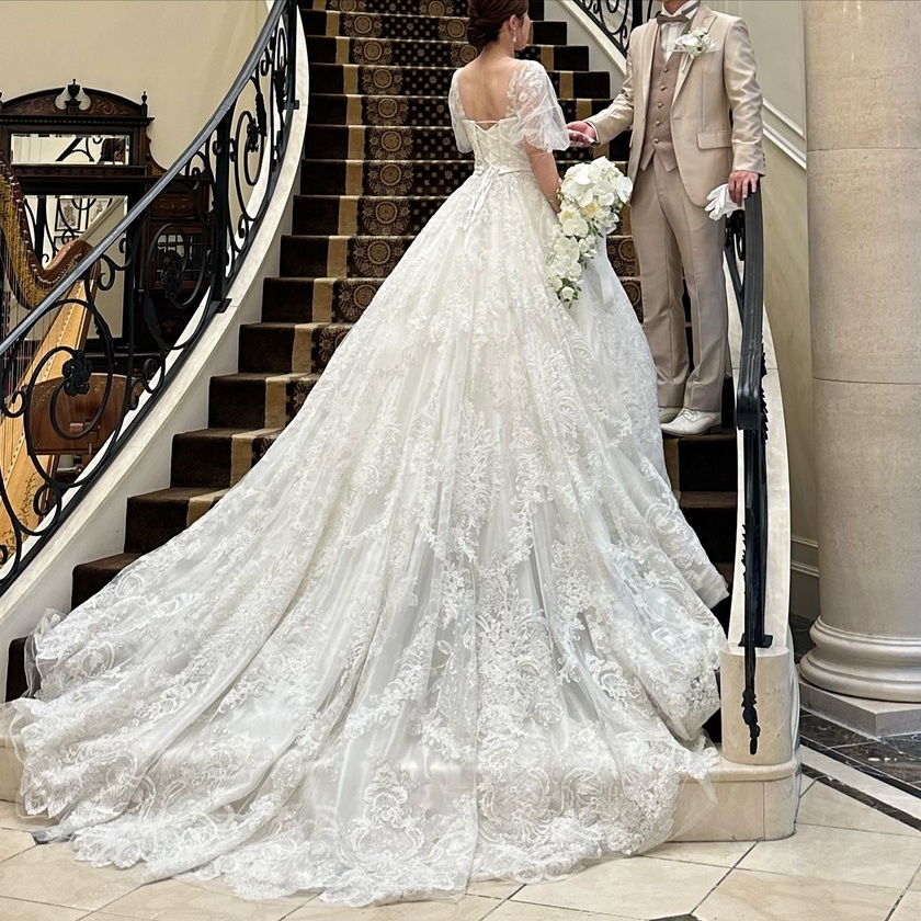 韓国ドレス好きにおすすめ🤍ヴィクトリアフランセスカHLD-00066着用のリアル花嫁さん特集にて紹介している画像