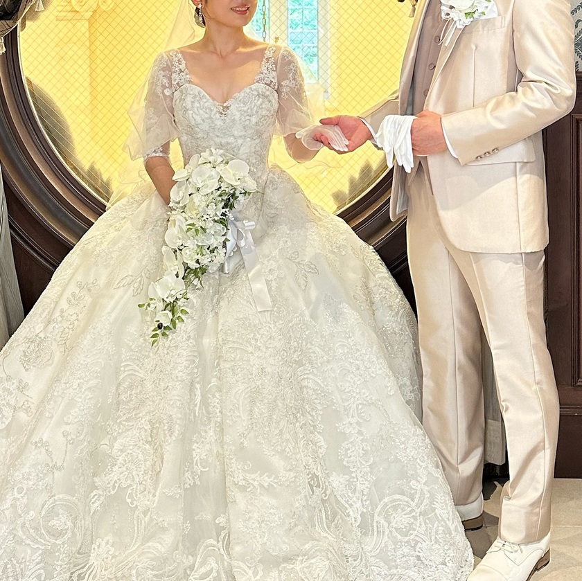 韓国ドレス好きにおすすめ🤍ヴィクトリアフランセスカHLD-00066着用のリアル花嫁さん特集にて紹介している画像