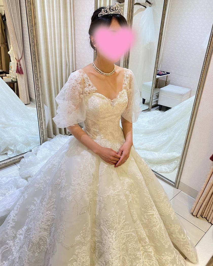 韓国ドレス好きにおすすめ🤍ヴィクトリアフランセスカHLD-00066着用のリアル花嫁さん特集にて紹介している画像