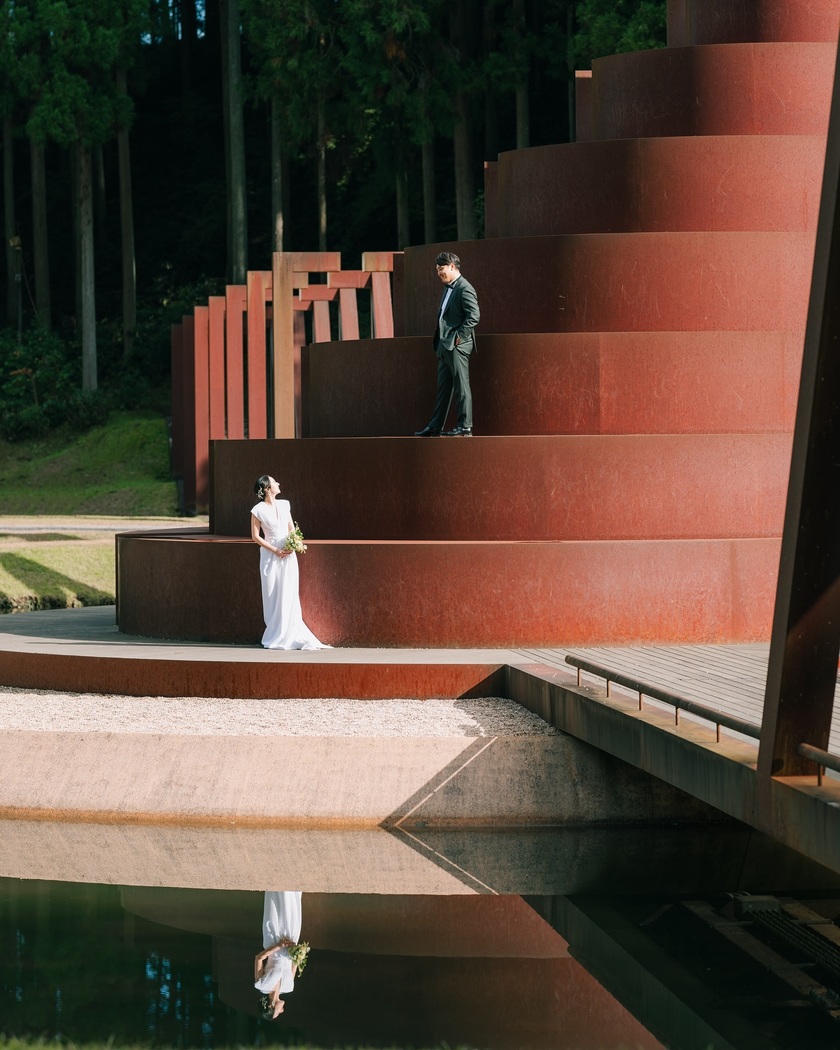 "Discover the Charm: Stunning Wedding Photos at Nara's Muro Mount Park Artistic Forest - Includes Usage Fees and Rules 🍃🎨"にて紹介している画像