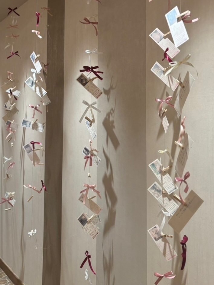 自己动手DIY♡流行的【丝带窗帘】婚礼使用方法／制作推荐丝带是这个🎀にて紹介している画像