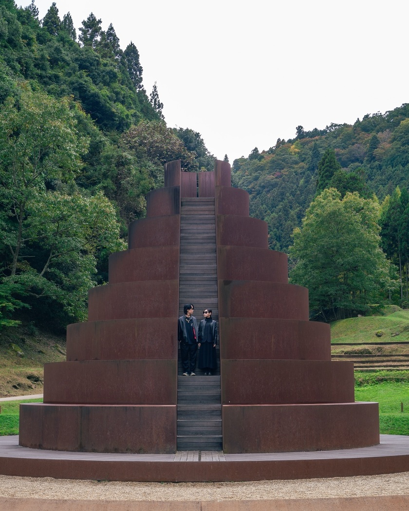 "Discover the Charm: Stunning Wedding Photos at Nara's Muro Mount Park Artistic Forest - Includes Usage Fees and Rules 🍃🎨"にて紹介している画像