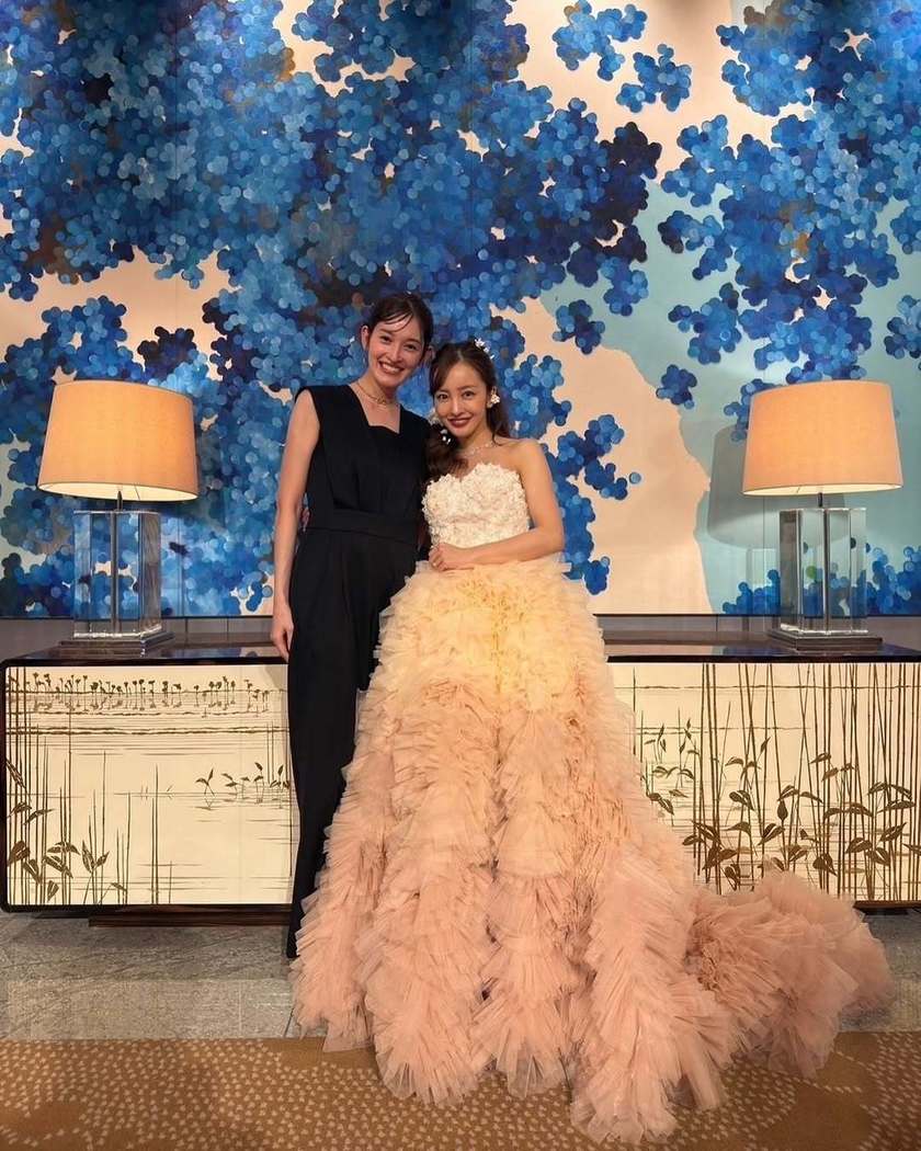 A Comprehensive Summary of Tomomi Itano's Luxurious Weddings at the Palace Hotel Tokyo (Including Both Past Ceremonies) 💖にて紹介している画像