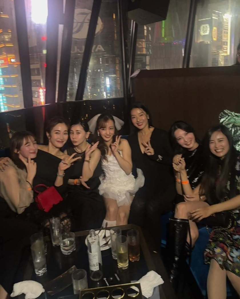 A Comprehensive Summary of Tomomi Itano's Luxurious Weddings at the Palace Hotel Tokyo (Including Both Past Ceremonies) 💖にて紹介している画像