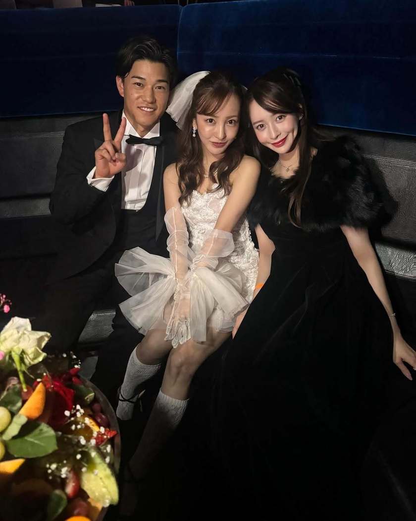 A Comprehensive Summary of Tomomi Itano's Luxurious Weddings at the Palace Hotel Tokyo (Including Both Past Ceremonies) 💖にて紹介している画像