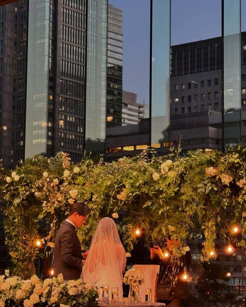 A Comprehensive Summary of Tomomi Itano's Luxurious Weddings at the Palace Hotel Tokyo (Including Both Past Ceremonies) 💖にて紹介している画像