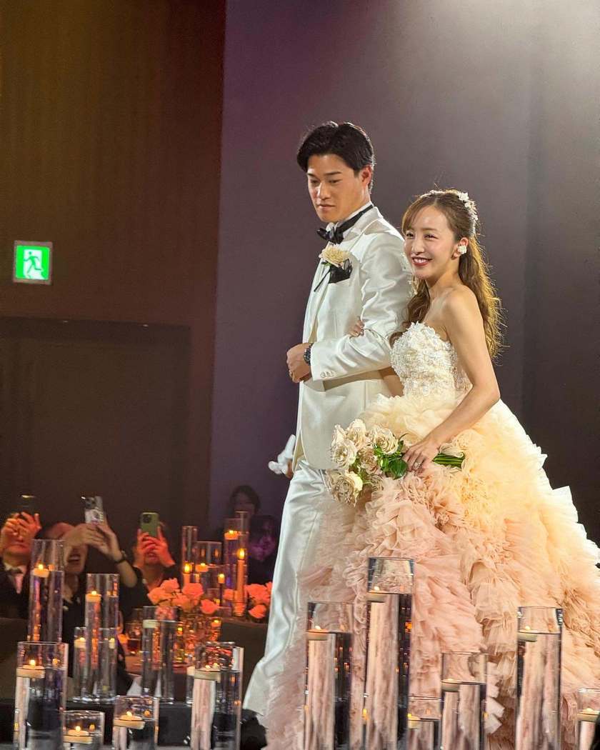A Comprehensive Summary of Tomomi Itano's Luxurious Weddings at the Palace Hotel Tokyo (Including Both Past Ceremonies) 💖にて紹介している画像