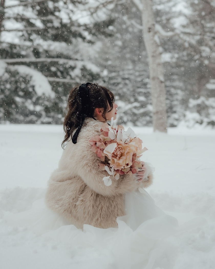 Silver World: A Collection of Sample Wedding Photos Captured in the Snowy Landscapes of the Northern Country ❄️⛄にて紹介している画像
