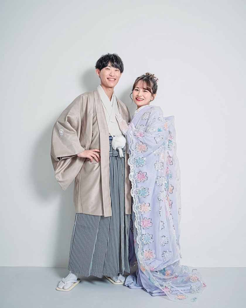 Bridal Gowns Inspired: Trending Lace and Jewel-Embellished Kimonos with Bride's Wear Photos 🤍にて紹介している画像