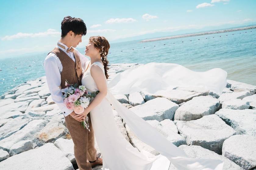 愛知で海岸沿いロケーションフォトを撮るなら♡東海地区最大級の人工海浜「常滑りんくうビーチ」がおすすめ＊にて紹介している画像