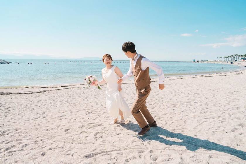 愛知で海岸沿いロケーションフォトを撮るなら♡東海地区最大級の人工海浜「常滑りんくうビーチ」がおすすめ＊にて紹介している画像