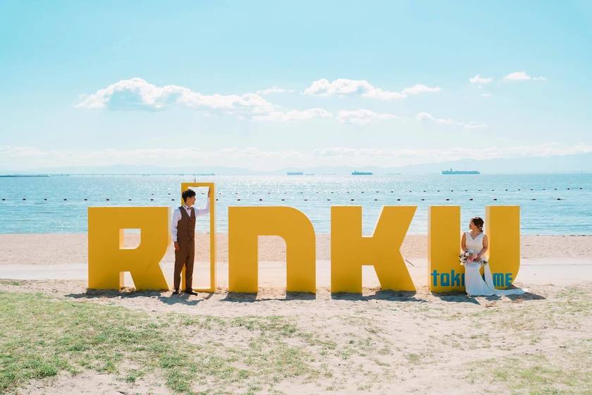 愛知で海岸沿いロケーションフォトを撮るなら♡東海地区最大級の人工海浜「常滑りんくうビーチ」がおすすめ＊にて紹介している画像