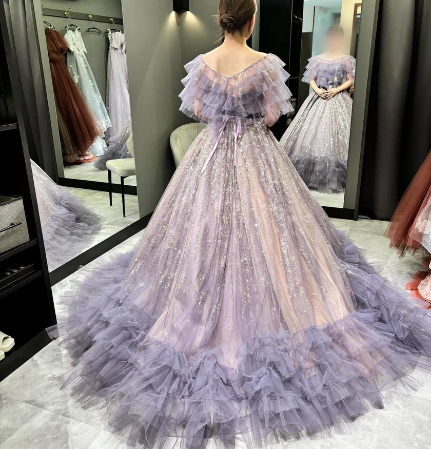 KIYOKO HATA×marryのコラボドレス［星降るドレス］を着用したお写真まとめにて紹介している画像