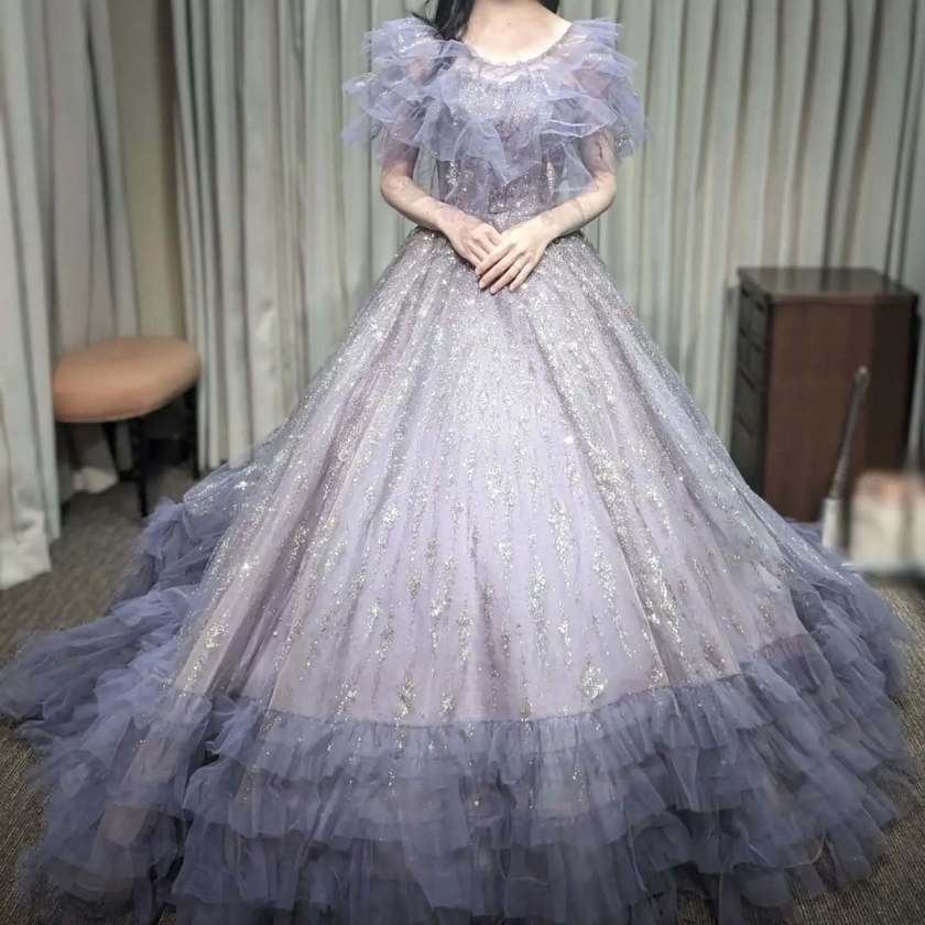 KIYOKO HATA×marryのコラボドレス［星降るドレス］を着用したお写真まとめにて紹介している画像