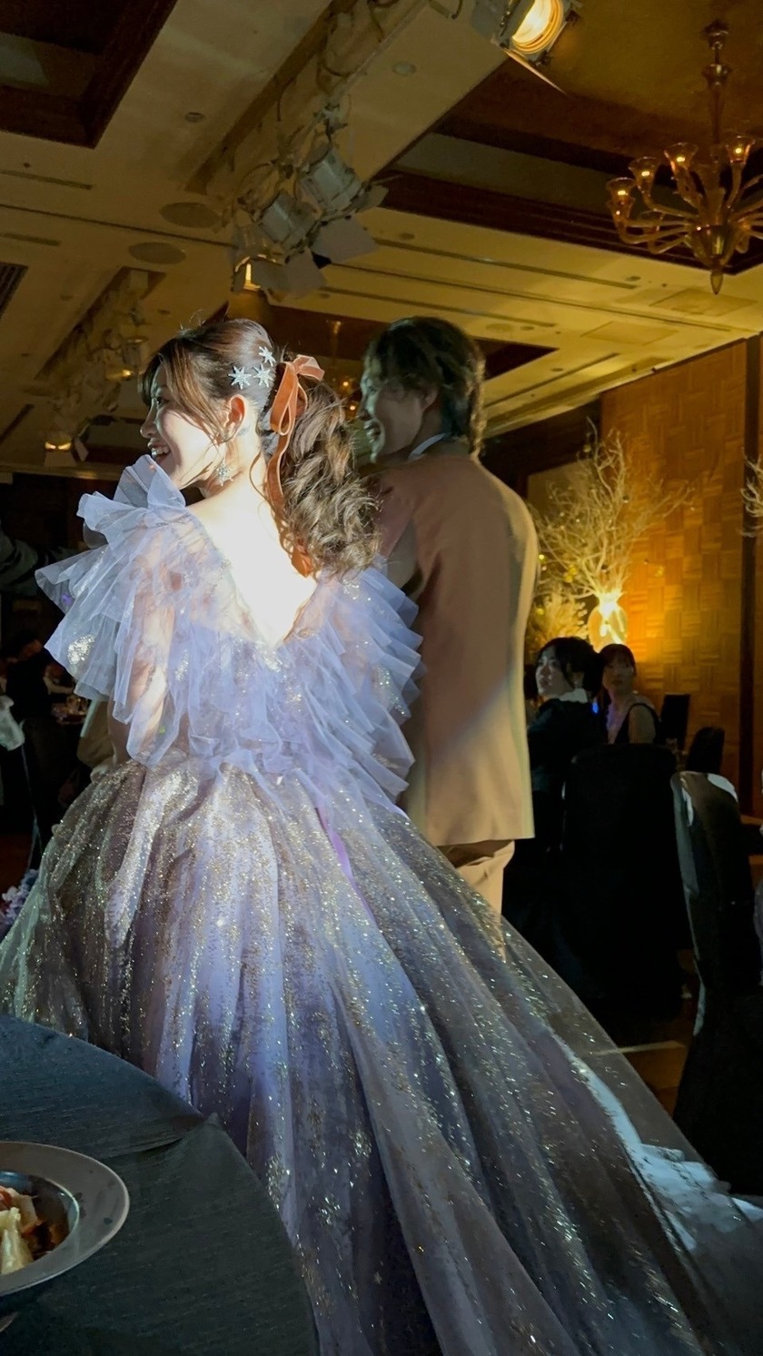 KIYOKO HATA×marryのコラボドレス［星降るドレス］を着用したお写真まとめにて紹介している画像