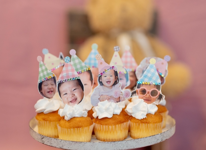 お顔を切り抜いて、ケーキにオン🎂お顔で作るケーキトッパー［ピックケーキ］をやってみたい♡にて紹介している画像