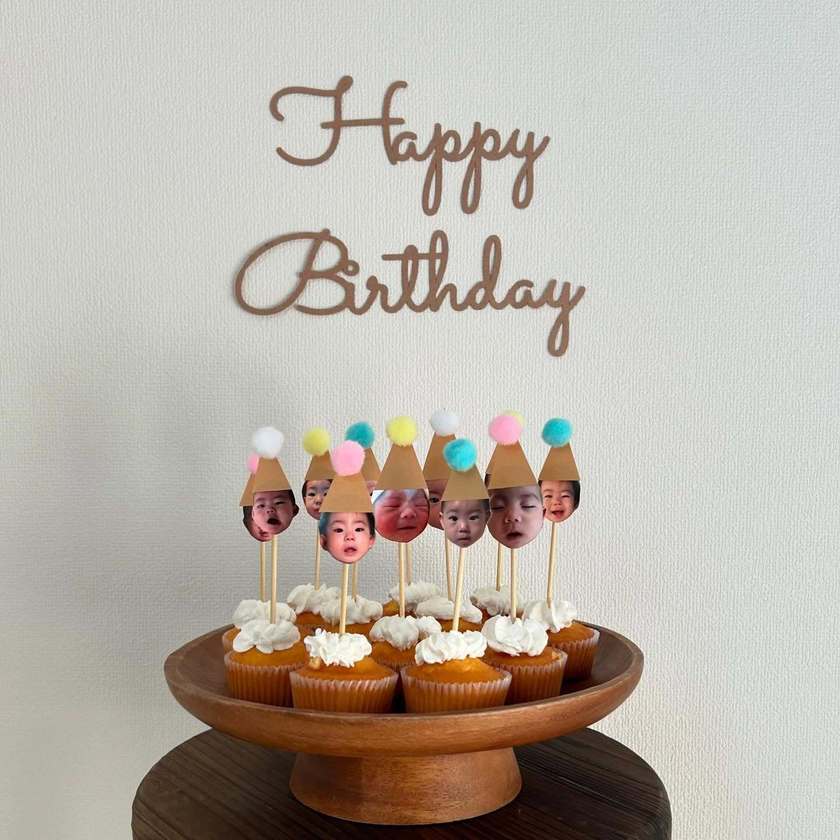 お顔を切り抜いて、ケーキにオン🎂お顔で作るケーキトッパー［ピックケーキ］をやってみたい♡にて紹介している画像