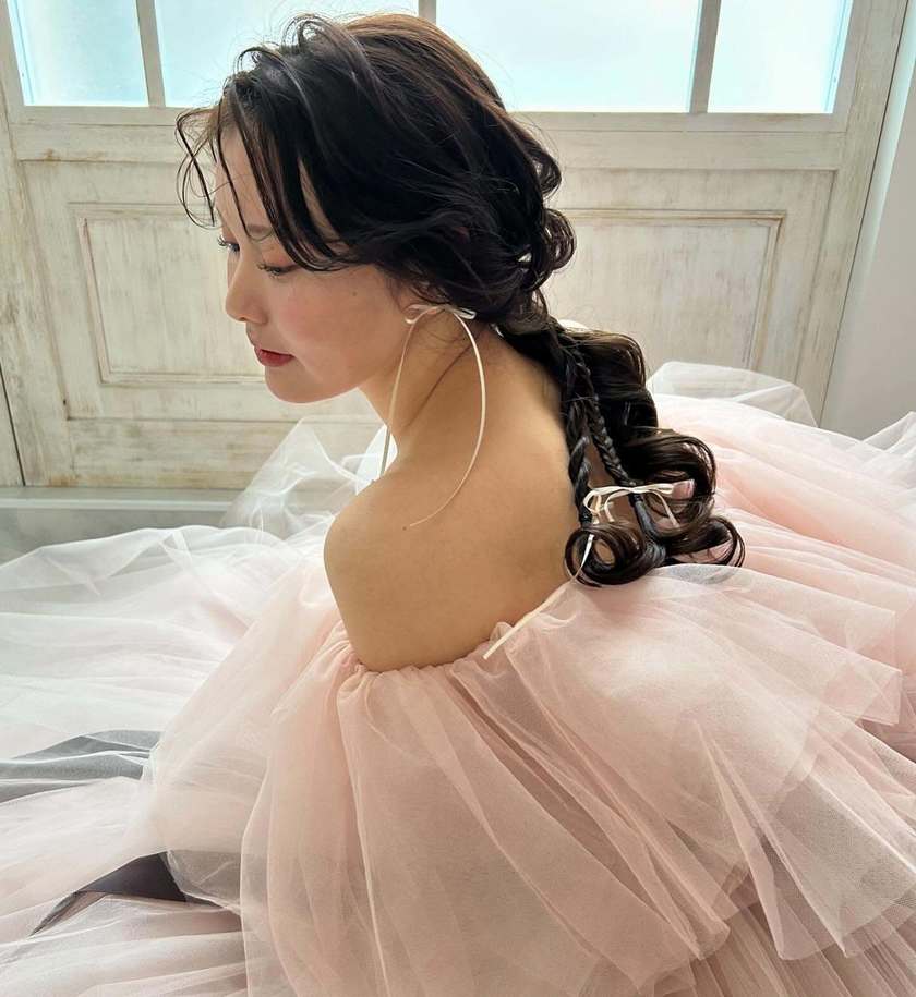 【2025年最新】ドレスも和装も♡可愛いブライダルヘアアレンジ特集にて紹介している画像