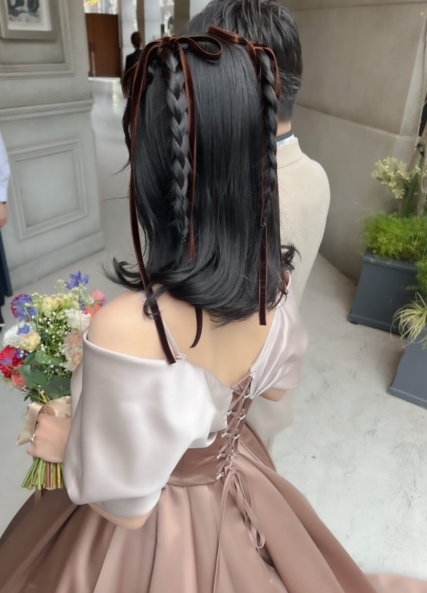 【2025年最新】ドレスも和装も♡可愛いブライダルヘアアレンジ特集にて紹介している画像