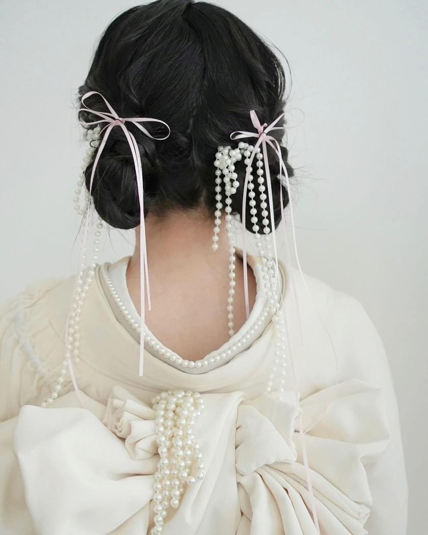 【2025年最新】ドレスも和装も♡可愛いブライダルヘアアレンジ特集にて紹介している画像