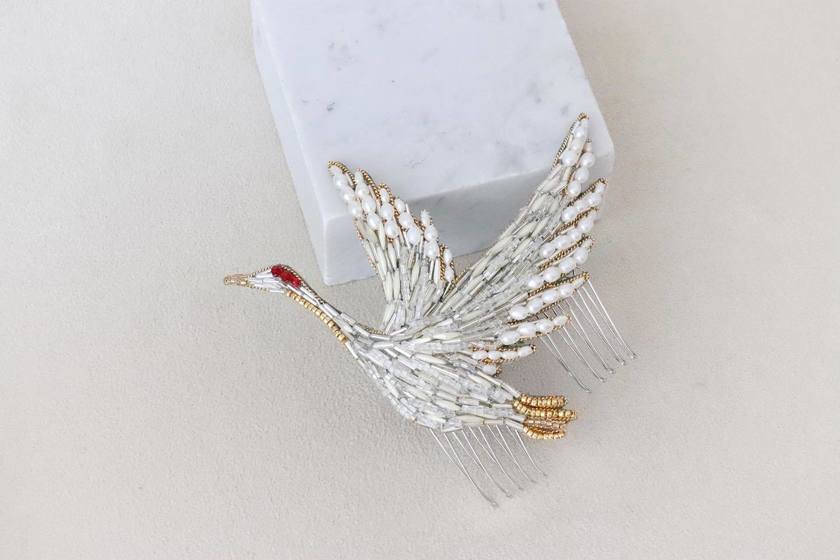 和婚・和装前撮りをするならこれにしたい♡アクセサリーブランド【kudk】のヘッドドレスが可愛い🦢にて紹介している画像