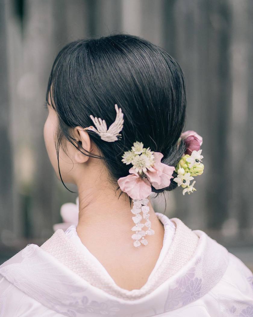 和婚・和装前撮りをするならこれにしたい♡アクセサリーブランド【kudk】のヘッドドレスが可愛い🦢にて紹介している画像