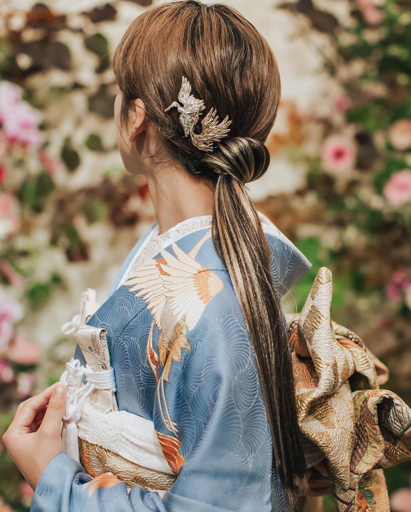 和婚・和装前撮りをするならこれにしたい♡アクセサリーブランド【kudk】のヘッドドレスが可愛い🦢にて紹介している画像