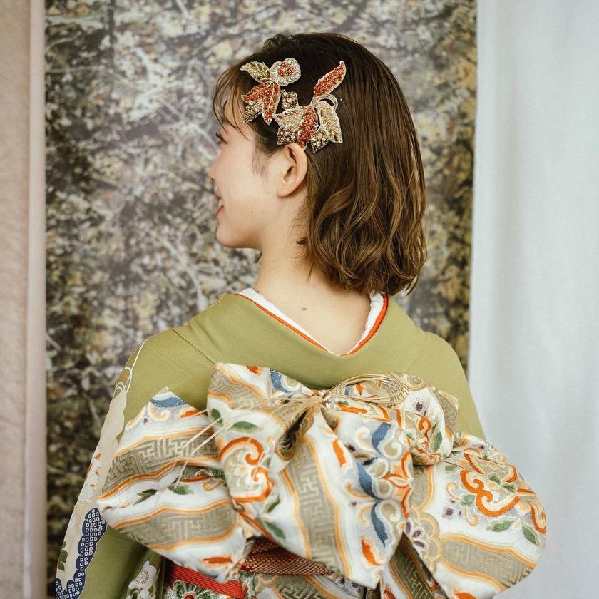 和婚・和装前撮りをするならこれにしたい♡アクセサリーブランド【kudk】のヘッドドレスが可愛い🦢にて紹介している画像