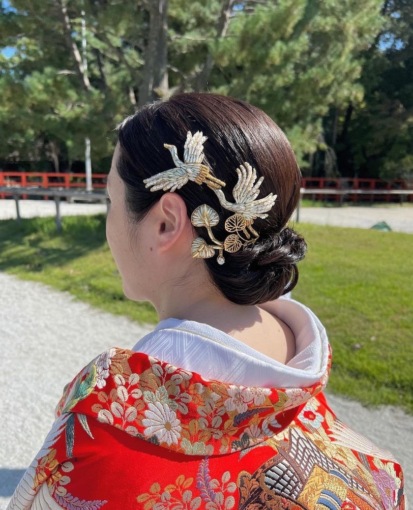 和婚・和装前撮りをするならこれにしたい♡アクセサリーブランド【kudk】のヘッドドレスが可愛い🦢にて紹介している画像