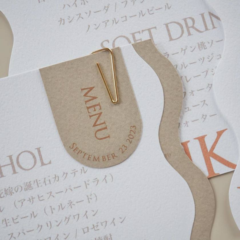 どんなのがいい？🥂先輩花嫁さんの【手作りメニュー表】可愛いデザイン9選にて紹介している画像