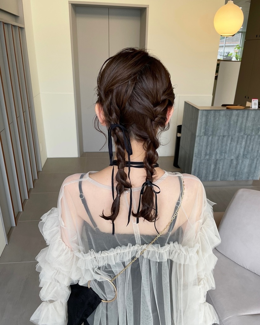 【2025年最新】美容師さんにそのまま見せる用♡真似したい可愛いお呼ばれヘア26選にて紹介している画像