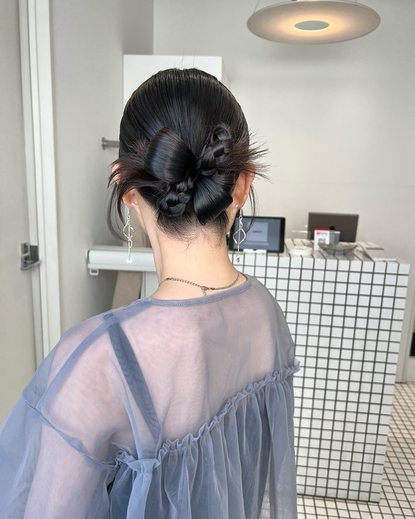 【2025年最新】美容師さんにそのまま見せる用♡真似したい可愛いお呼ばれヘア26選にて紹介している画像