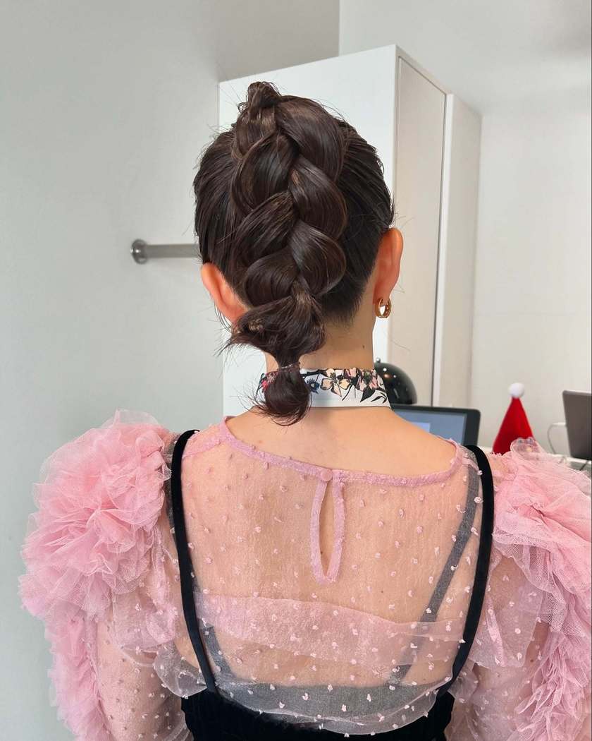 【2025年最新】美容師さんにそのまま見せる用♡真似したい可愛いお呼ばれヘア26選にて紹介している画像