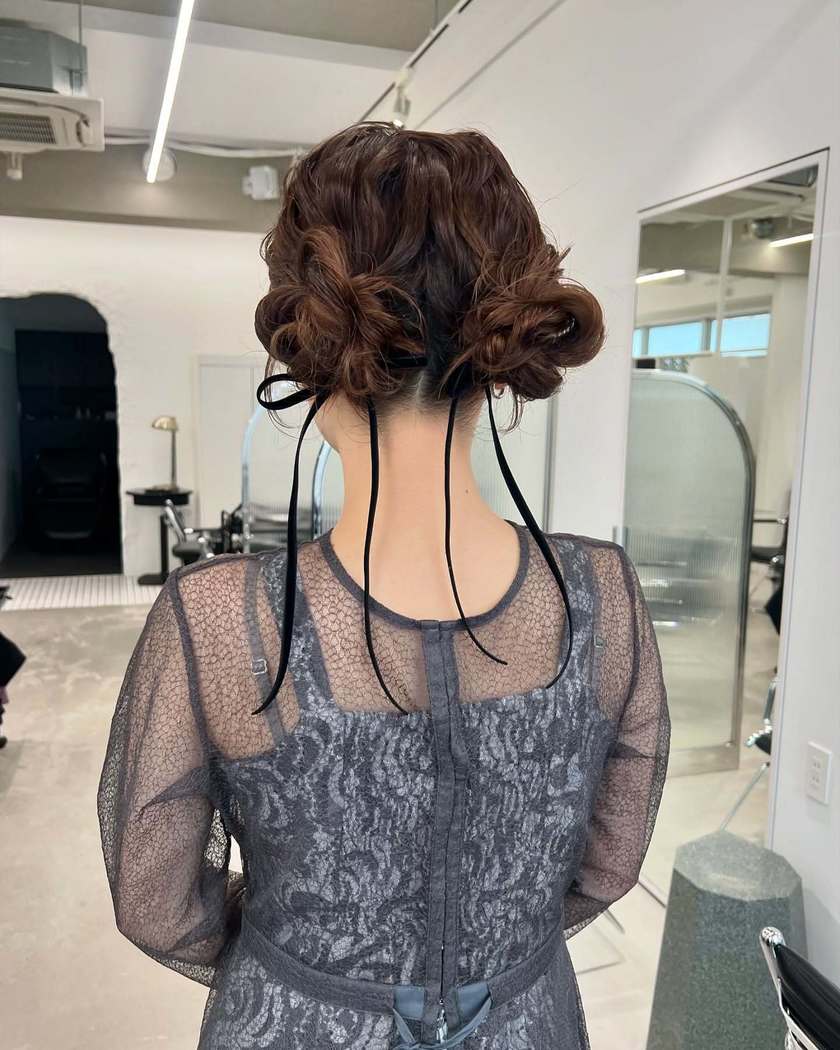 【2025年最新】美容師さんにそのまま見せる用♡真似したい可愛いお呼ばれヘア26選にて紹介している画像