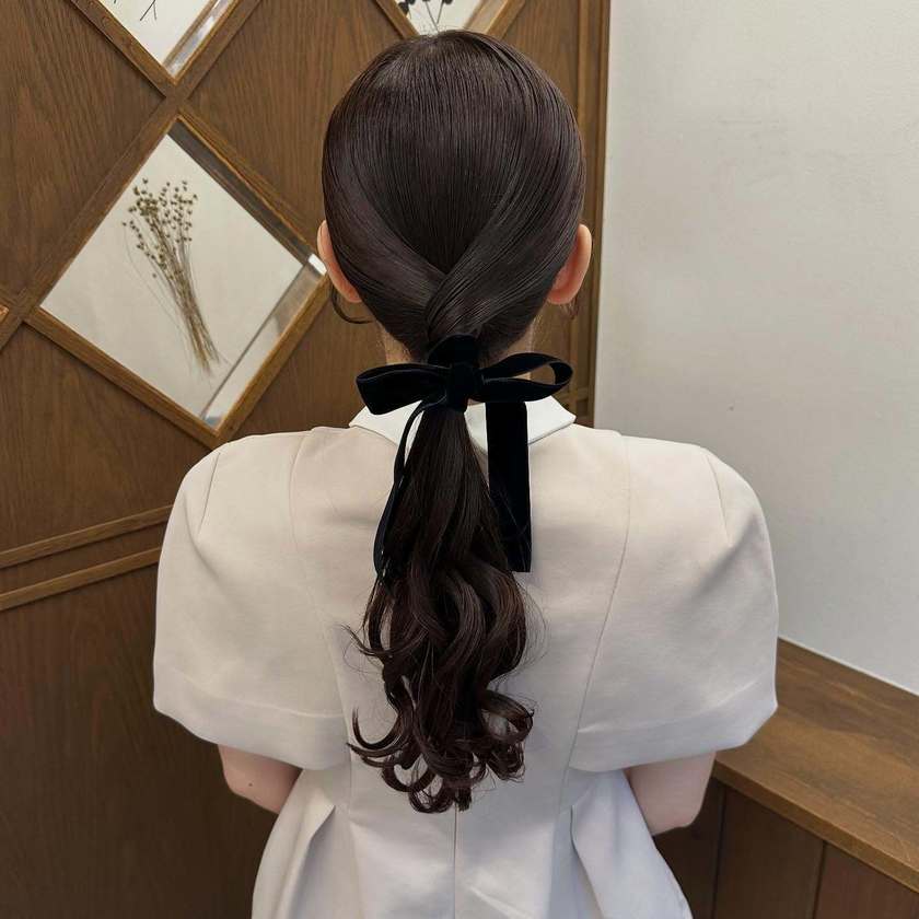 【2025年最新】美容師さんにそのまま見せる用♡真似したい可愛いお呼ばれヘア26選にて紹介している画像