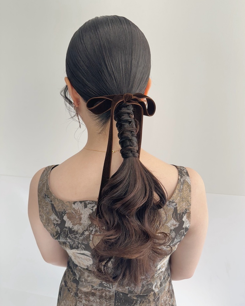 【2025年最新】美容師さんにそのまま見せる用♡真似したい可愛いお呼ばれヘア26選にて紹介している画像