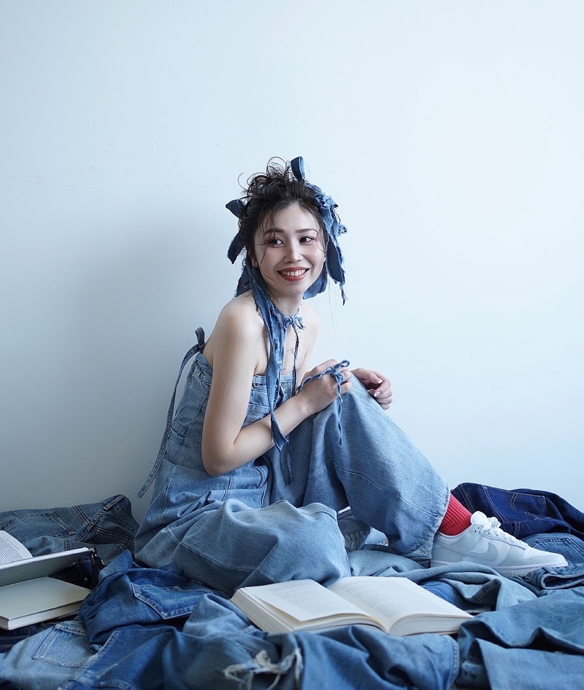 真似したい！2025年版最新デニム前撮りのおしゃれなお手本＆おすすめアイテム特集🩵💙にて紹介している画像