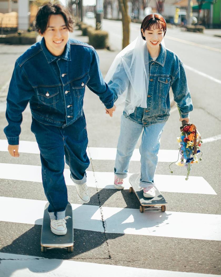 真似したい！2025年版最新デニム前撮りのおしゃれなお手本＆おすすめアイテム特集🩵💙にて紹介している画像