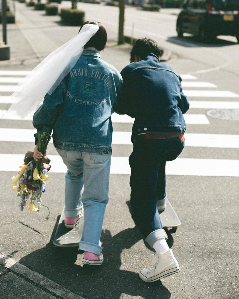 真似したい！2025年版最新デニム前撮りのおしゃれなお手本＆おすすめアイテム特集🩵💙にて紹介している画像