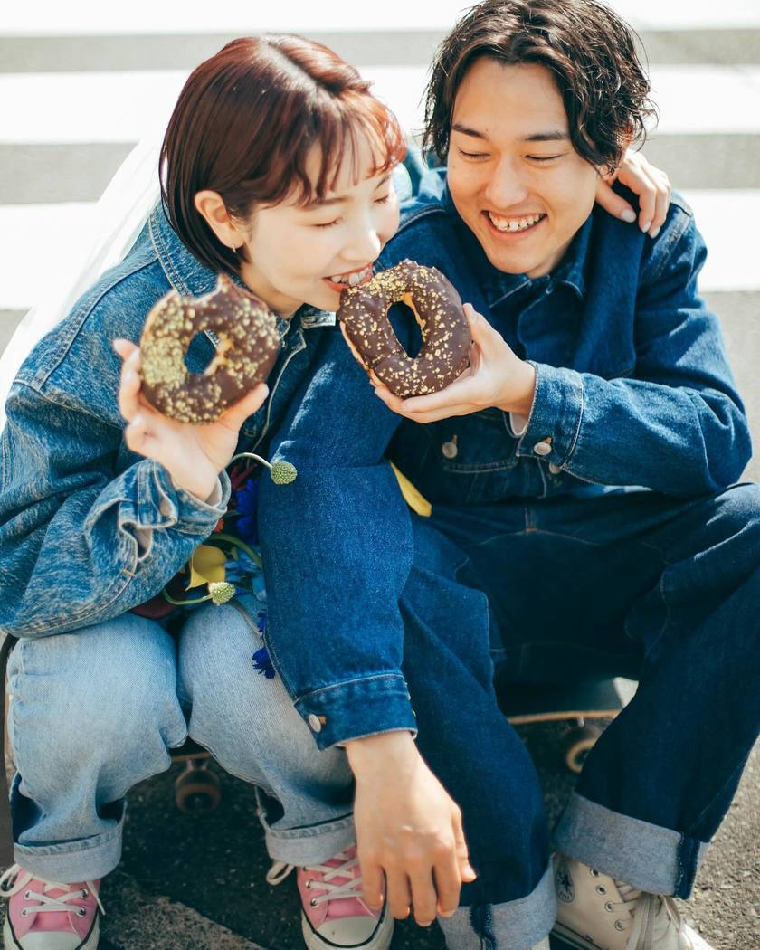 真似したい！2025年版最新デニム前撮りのおしゃれなお手本＆おすすめアイテム特集🩵💙にて紹介している画像