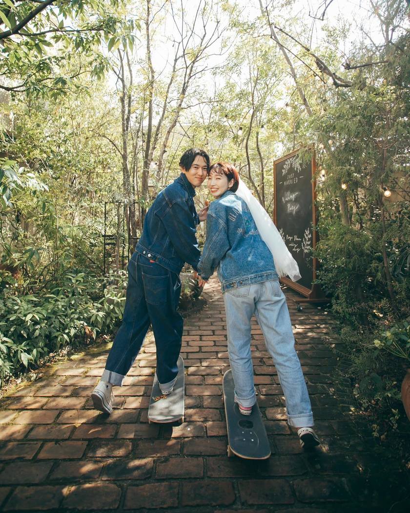 真似したい！2025年版最新デニム前撮りのおしゃれなお手本＆おすすめアイテム特集🩵💙にて紹介している画像