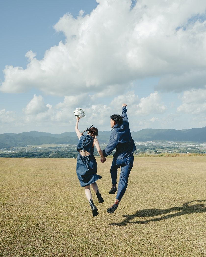 真似したい！2025年版最新デニム前撮りのおしゃれなお手本＆おすすめアイテム特集🩵💙にて紹介している画像