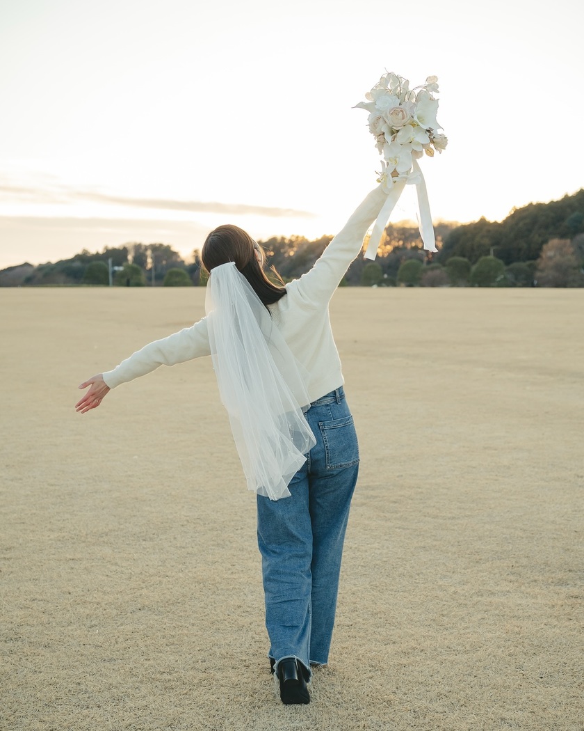 真似したい！2025年版最新デニム前撮りのおしゃれなお手本＆おすすめアイテム特集🩵💙にて紹介している画像