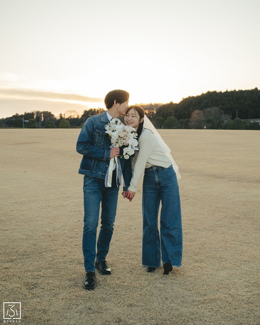 真似したい！2025年版最新デニム前撮りのおしゃれなお手本＆おすすめアイテム特集🩵💙にて紹介している画像