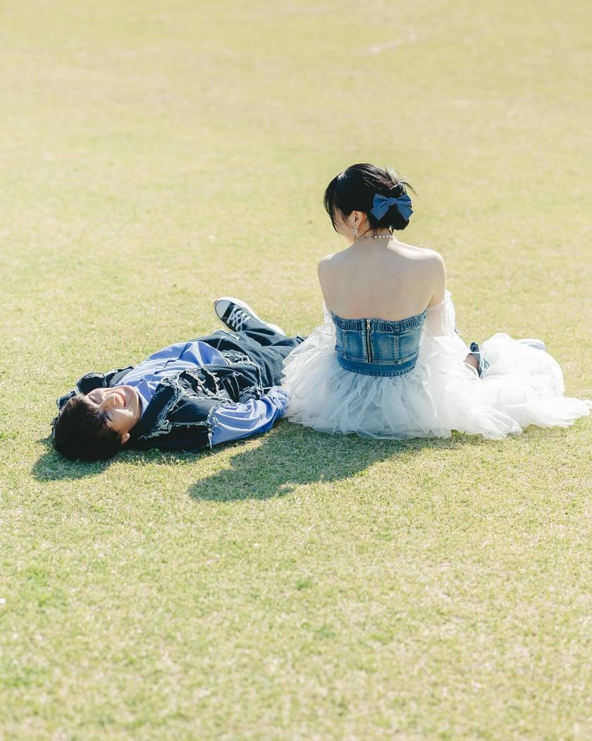 真似したい！2025年版最新デニム前撮りのおしゃれなお手本＆おすすめアイテム特集🩵💙にて紹介している画像