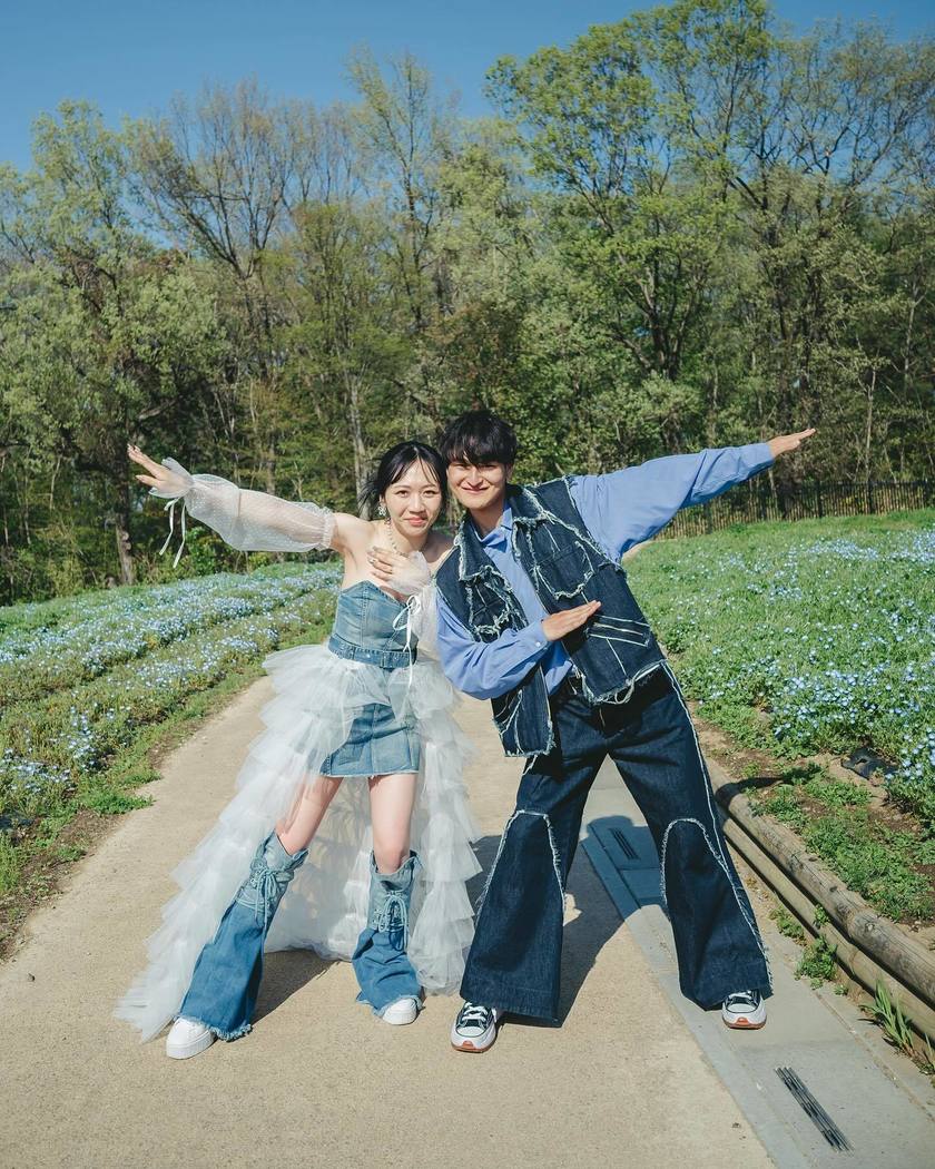 真似したい！2025年版最新デニム前撮りのおしゃれなお手本＆おすすめアイテム特集🩵💙にて紹介している画像