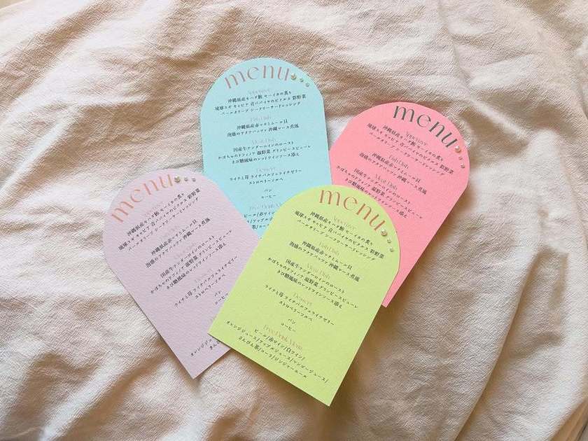 可愛いから真似したい♡先輩花嫁さん作・パール付きペーパーアイテムデザイン特集にて紹介している画像