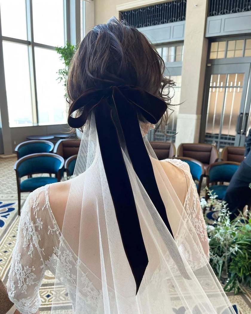 ヘアメイクアーティストhiroさんが手掛ける♡お手本にしたい【リボンヘア】wedding style⑫選にて紹介している画像