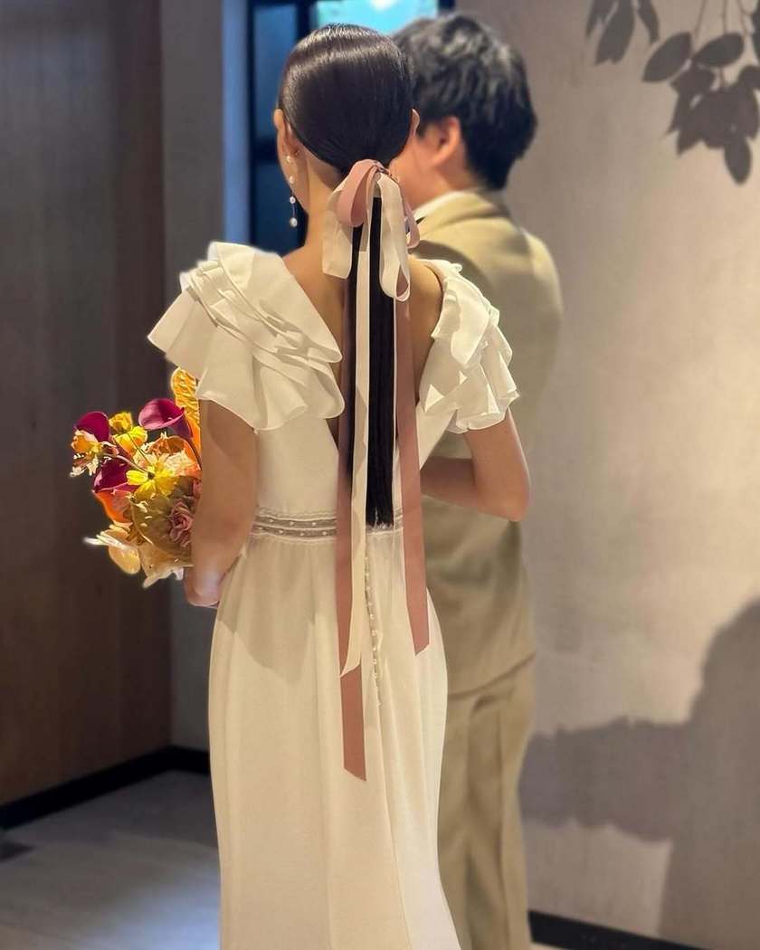 ヘアメイクアーティストhiroさんが手掛ける♡お手本にしたい【リボンヘア】wedding style⑫選にて紹介している画像