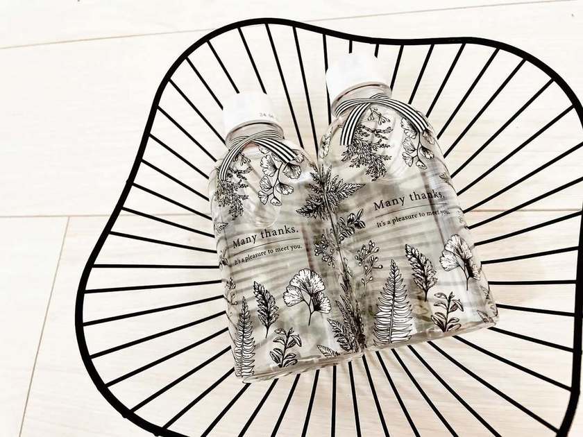 プチギフトで渡すサンクスウォーター。可愛く渡しているお手本ラッピング＆人気商品をご紹介🎀にて紹介している画像